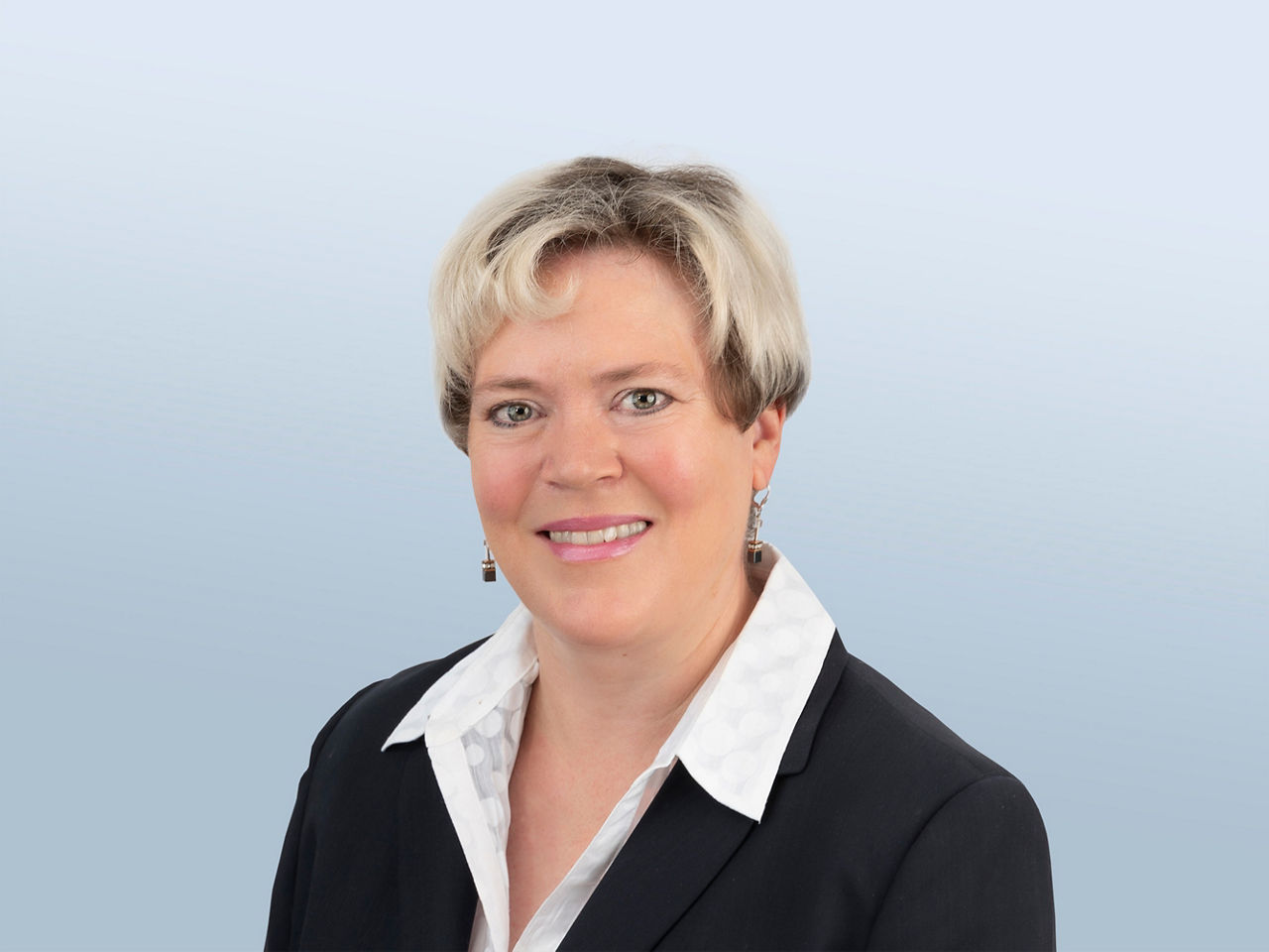 Portrait Angelika Fella-Wegner - Aus- und Weiterbildung