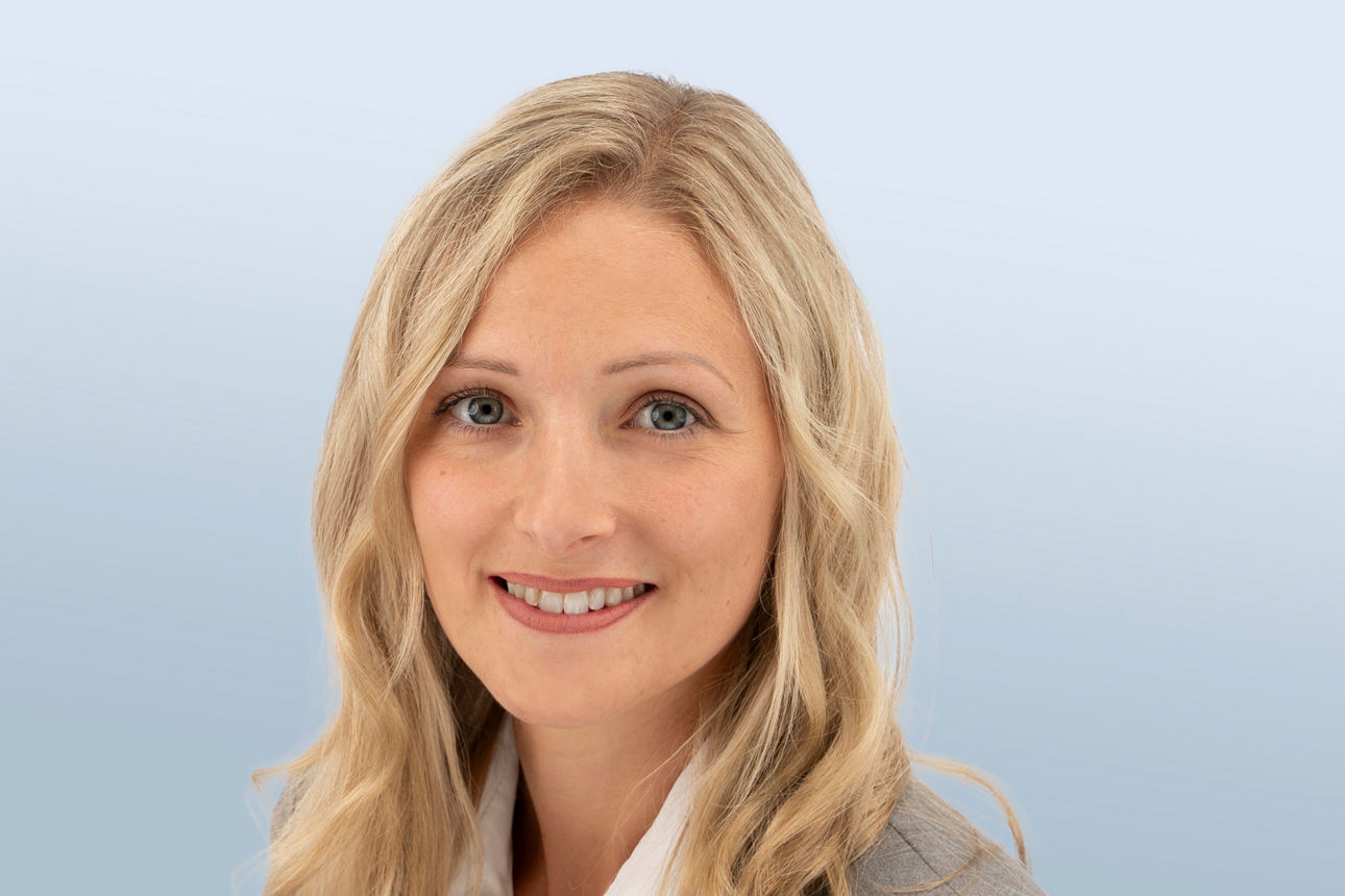 Portrait Stefanie Prill - Leiterin und Handlungsbevollmächtigte der Niederlassung Eltmann