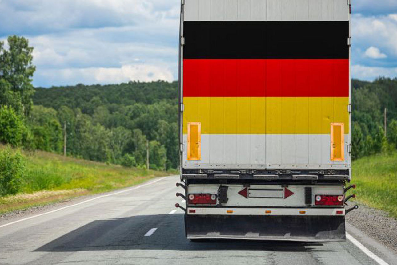 Deutscher LKW auf Straße