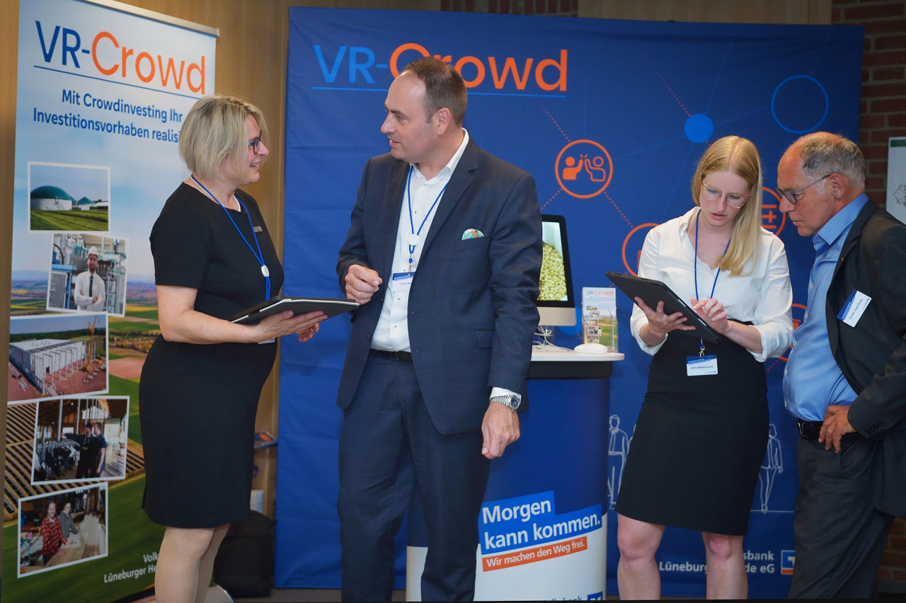 Ulrich Stock beim Messesstand zu VR Crowd