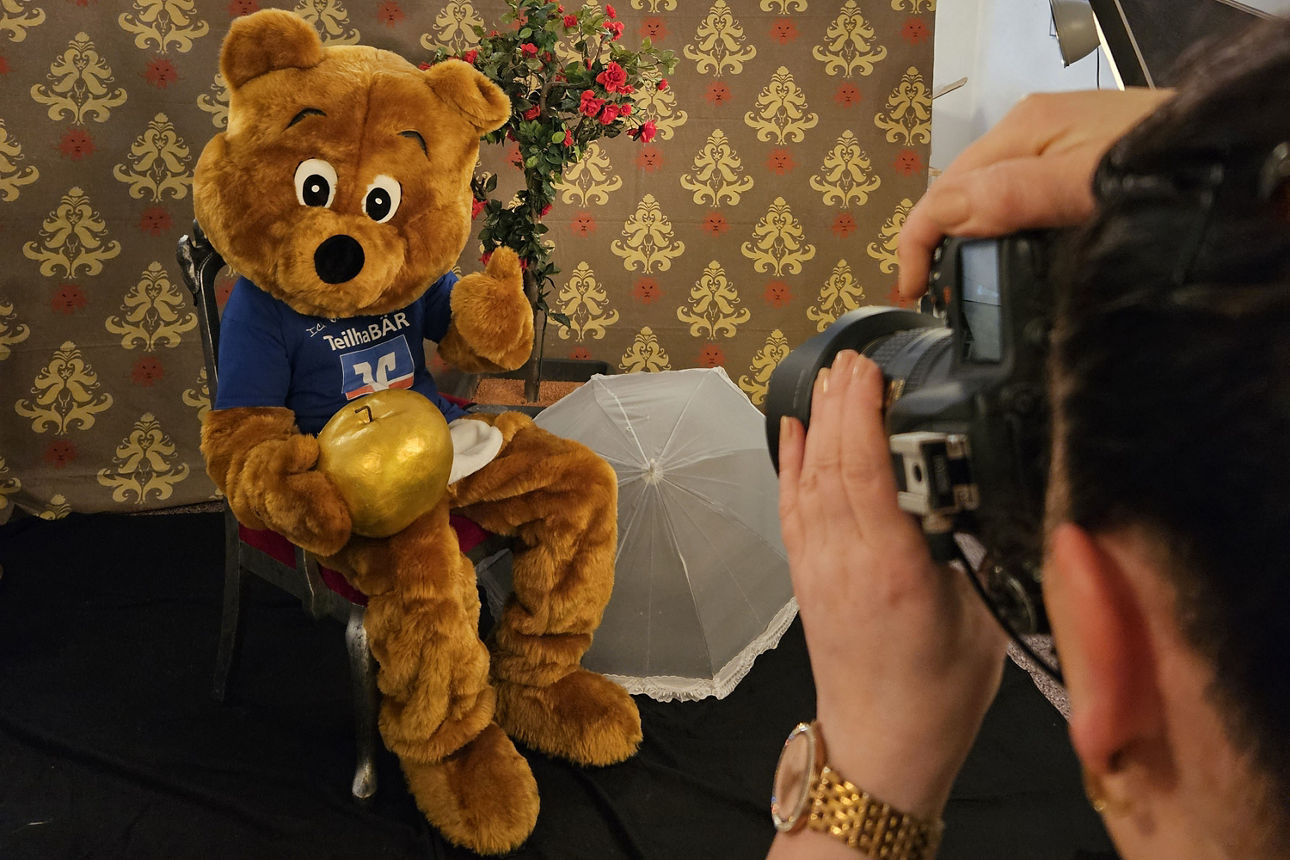 Abbildung 5: Der TeilhaBär beim Stand der Kostümfotos