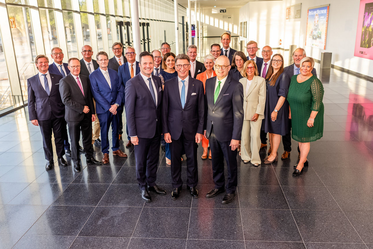Gruppenfoto Aufsichtsrat