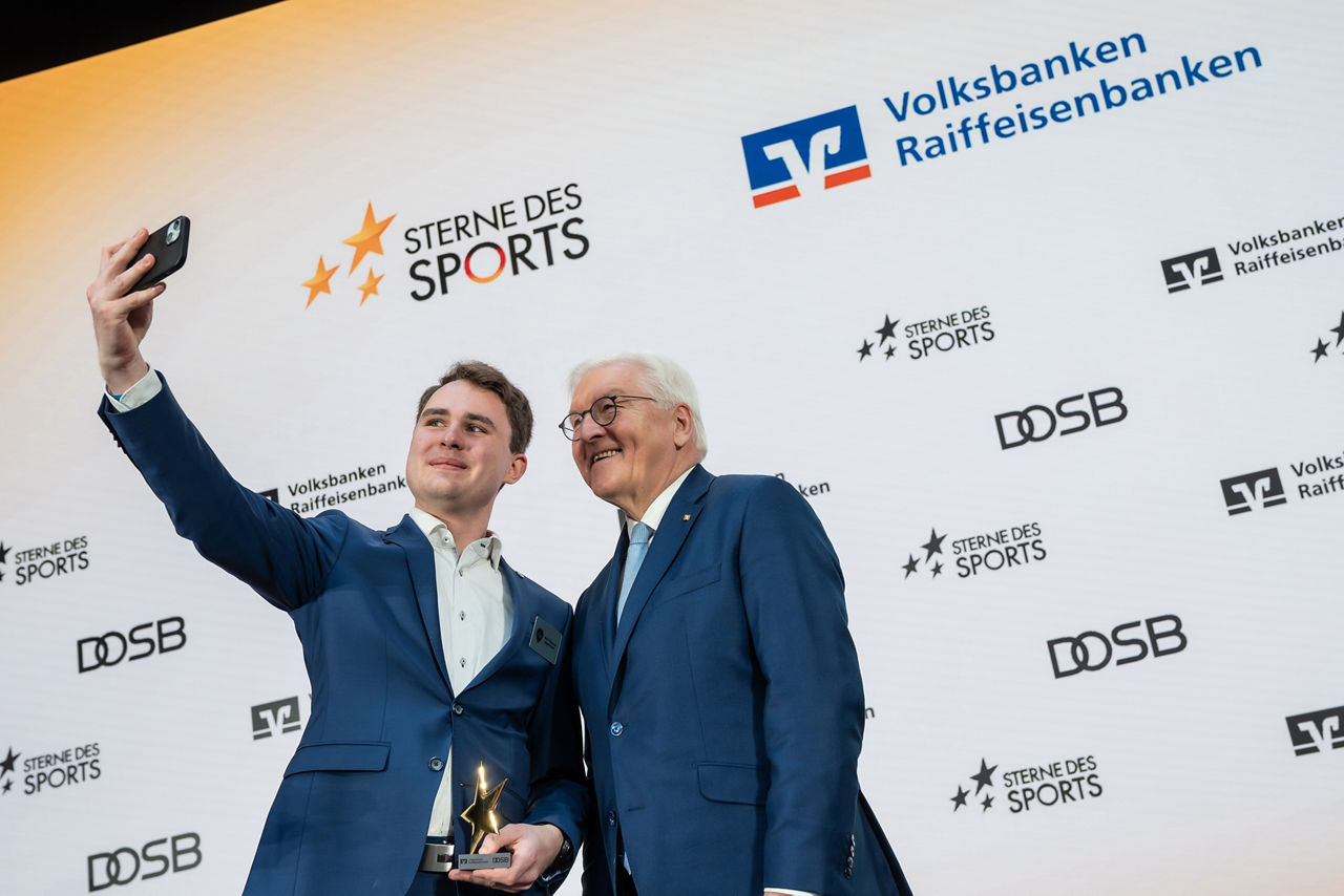 Goldpreis-Verleihung „Großer Stern des Sports“ 2024, Ben Ullmann, TSB Flensburg v. 1865 e.V., Frank-Walter Steinmeier, Bundes