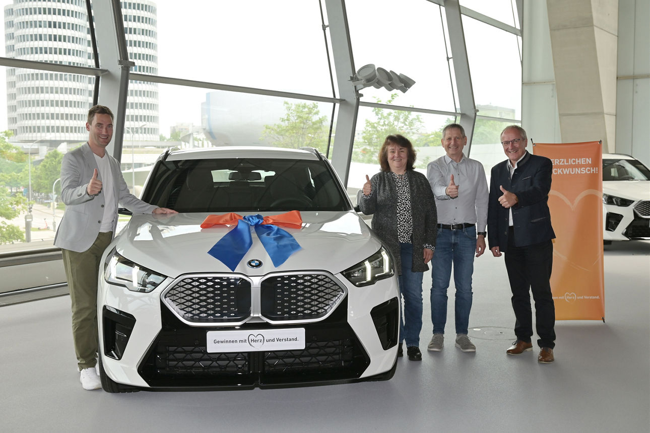 BMW übergabe an Gewinnsparerin