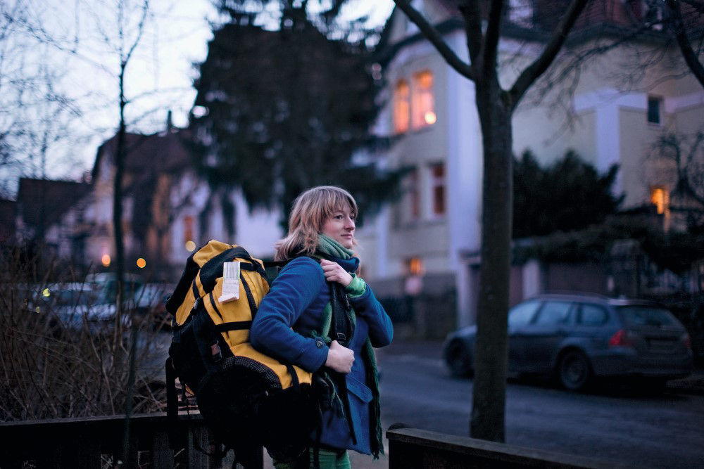 095_Frau_Reiserucksack_pz_4c.jpg