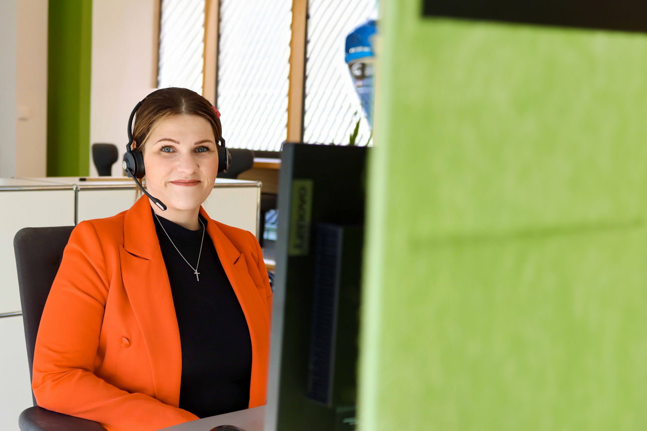 Beraterin mit Headset