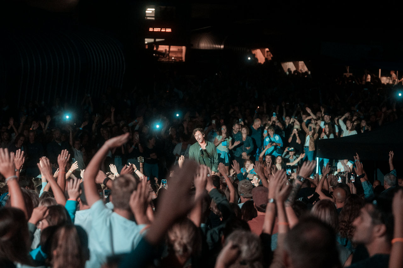 Max Giesinger unter den Fans