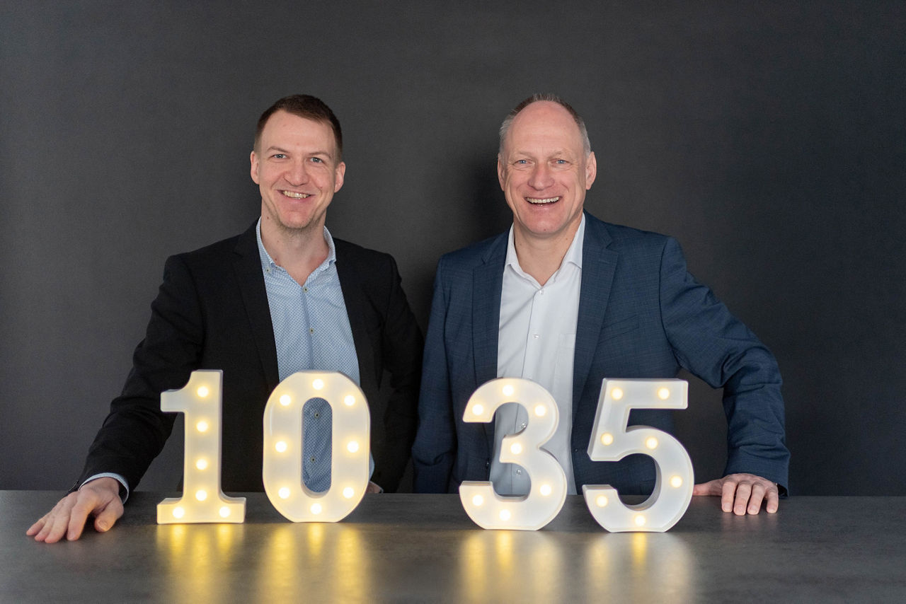 Jubilare Thomas Szabo (10 Jahre) und Thomas Aehling (35 Jahre) 