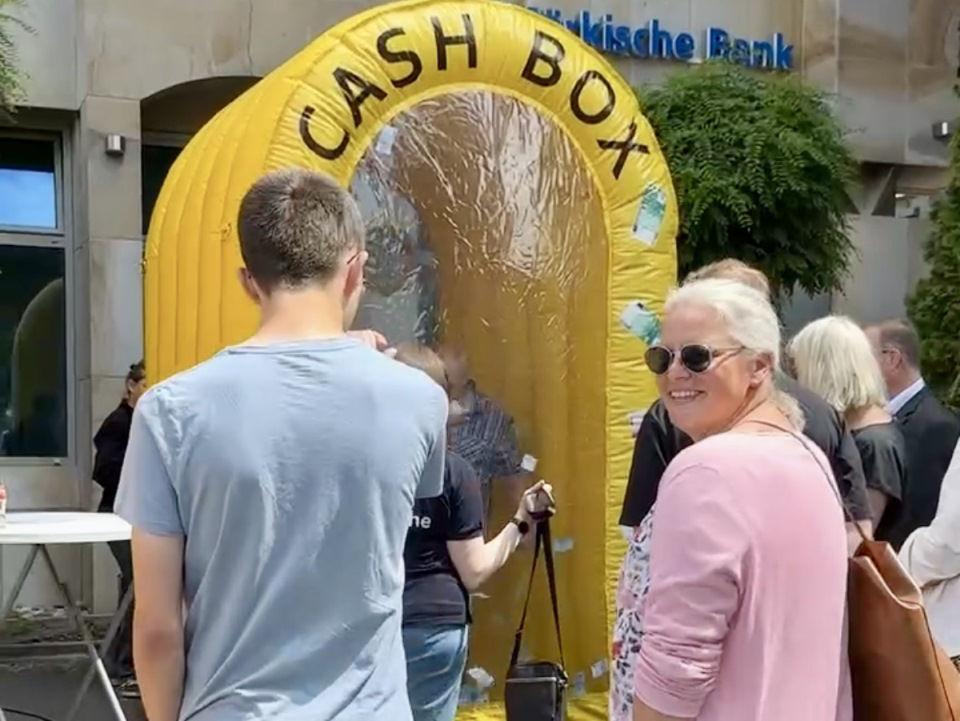 Die CashBox mit Zuschauern
