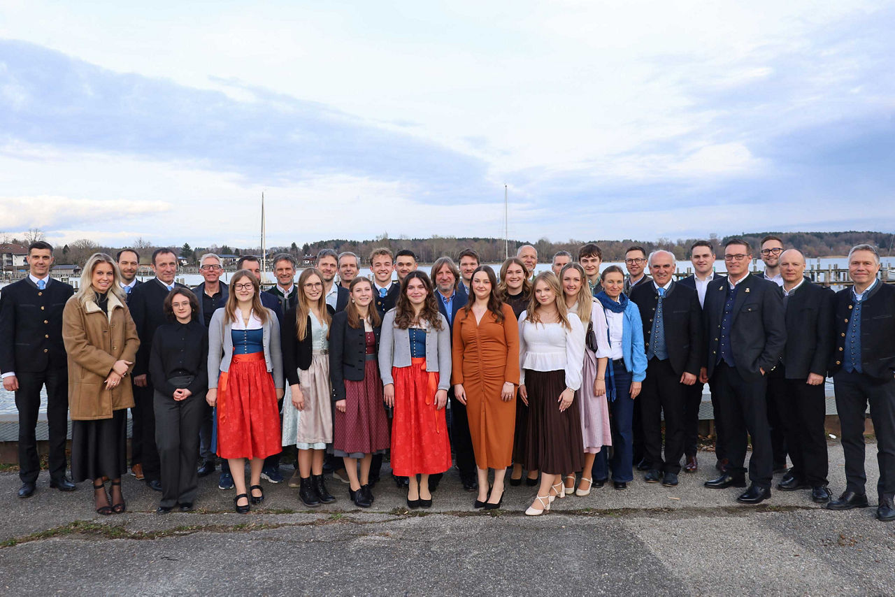 Alle Absolventen der Banken und Lagerhäuser mit ihren Vorständen, Ausbildern und ihren Lehrkräften aus den Berufsschulen.