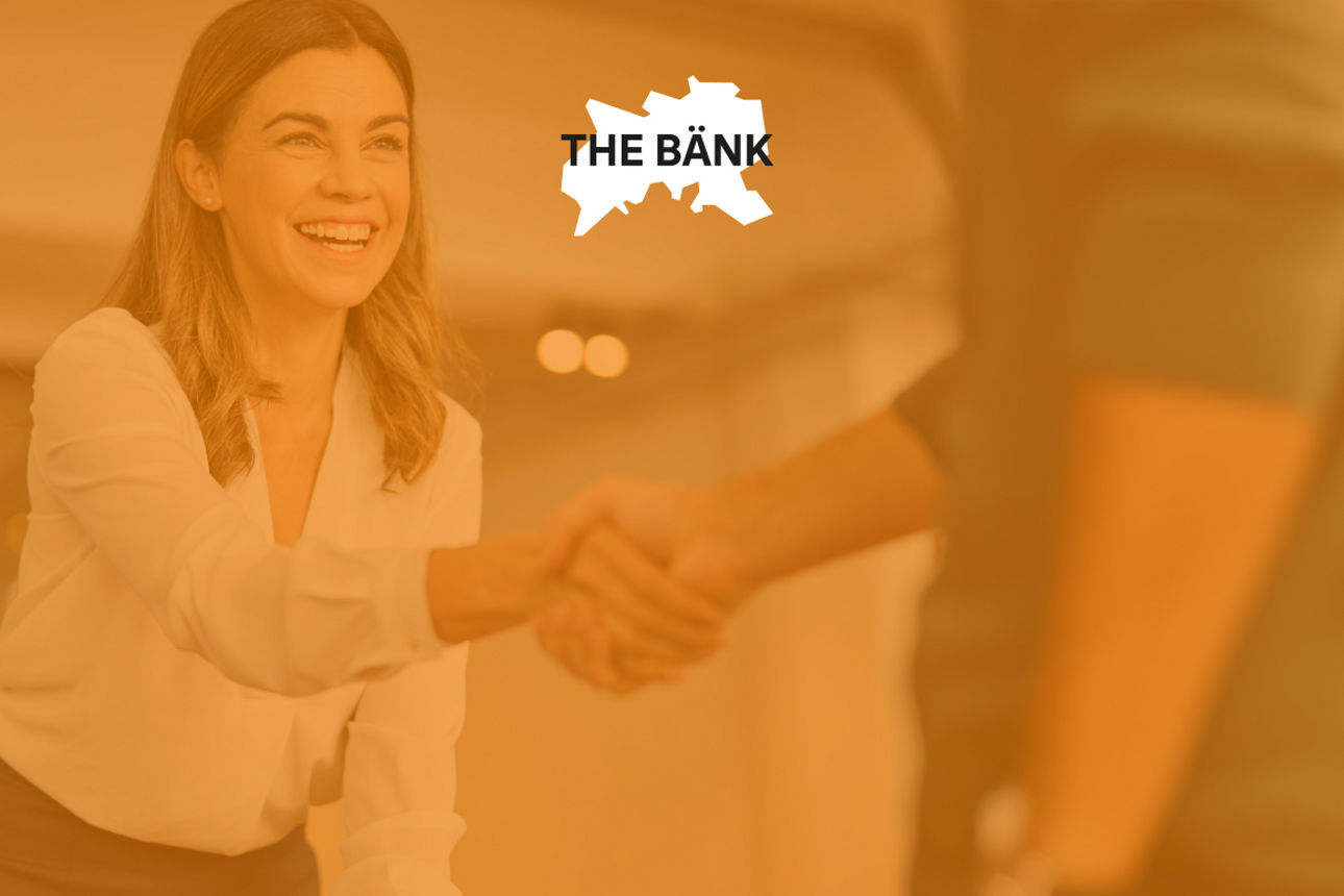 Frau schüttelt die Hand mit The Bänk Logo
