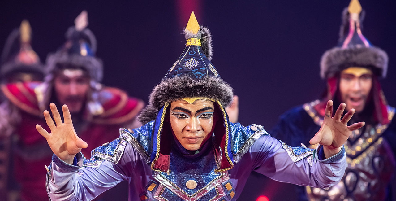 Artisten Gruppe beim Weihnachtscircus Heilbronn