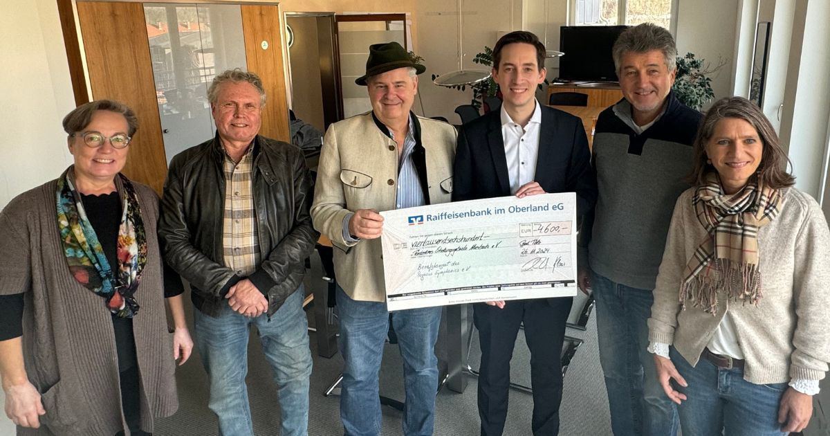 Raiffeisenbank im Oberland unterstützt Abenteuer-InklusionsSpielplatz