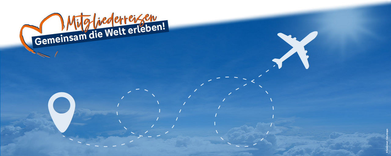 Bild von über den Wolken mit einem Flugzeugsymbol und Route