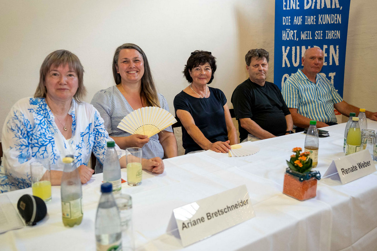 Fünf Vorstandsmitglieder im Präsidium