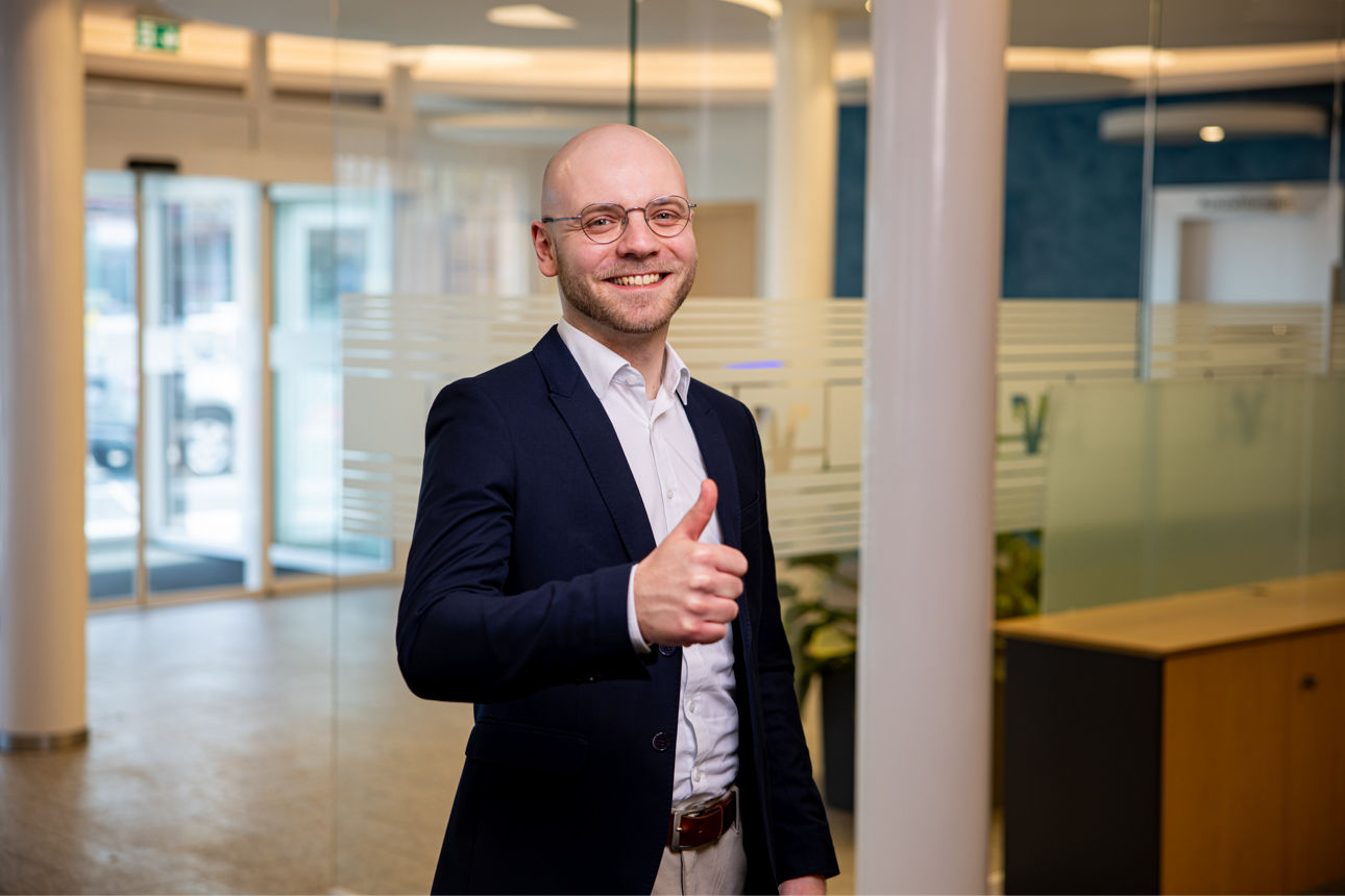 Ein Mitarbeiter der Volksbank Geest eG