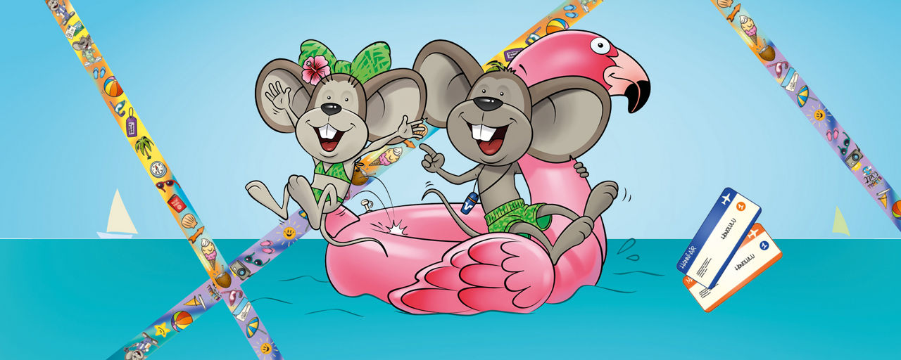 Hanni und Manni im Badeoutfit auf einem Schwimmflamingo im Wasser mit Koffergurten