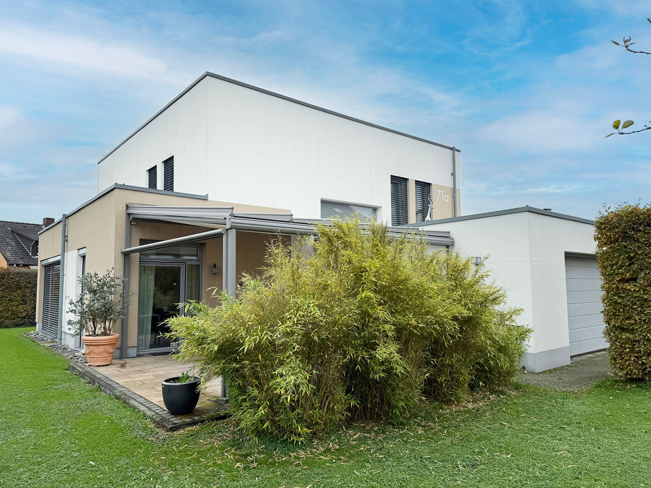 Zeitlose Eleganz! Lichtdurchflutetes Einfamilienhaus mit moderner Ausstattung