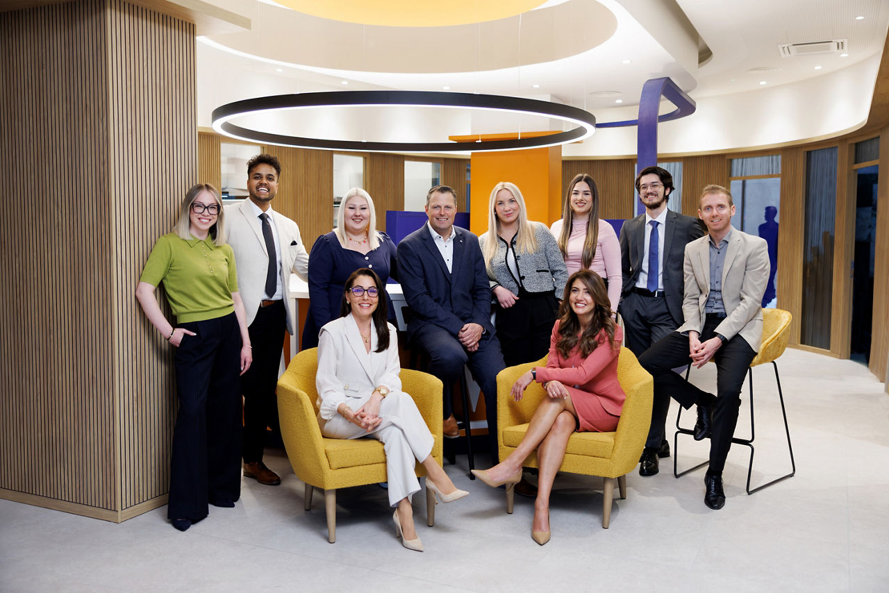 Gruppenbild der Mitarbeitenden der FIliale Arsenal ZWEI