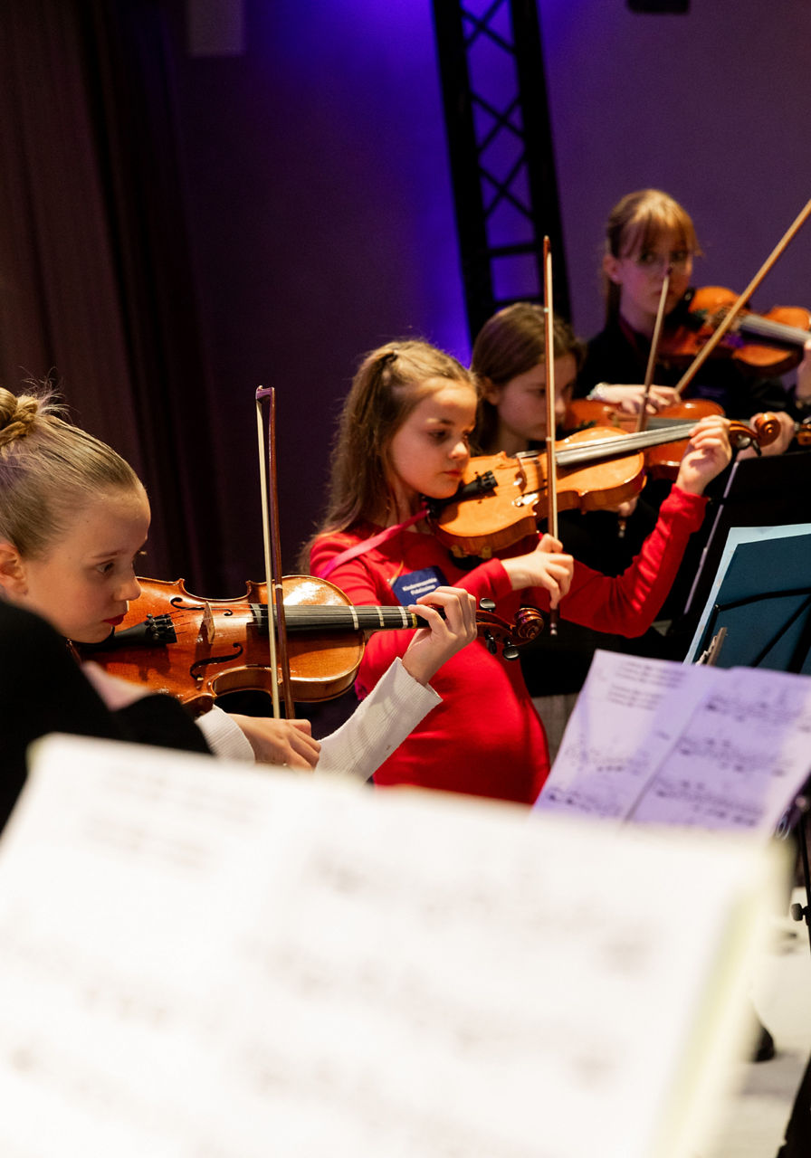 Junge Streicherinnen des Kammerorchesters Lüneburg