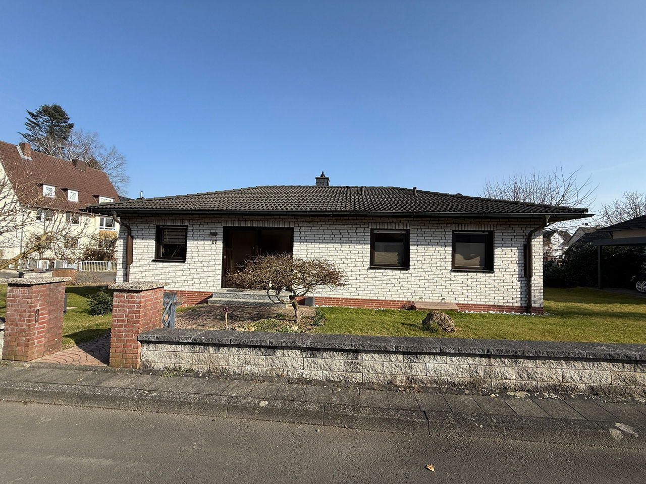 Moderner Walmdachbungalow in Kassel-Nordshausen
