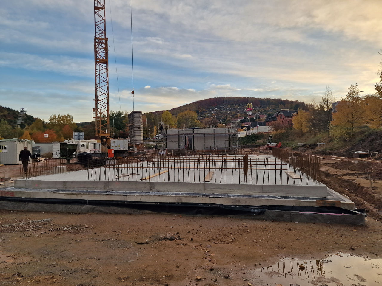 das Fundament des zweiten Gebäudes