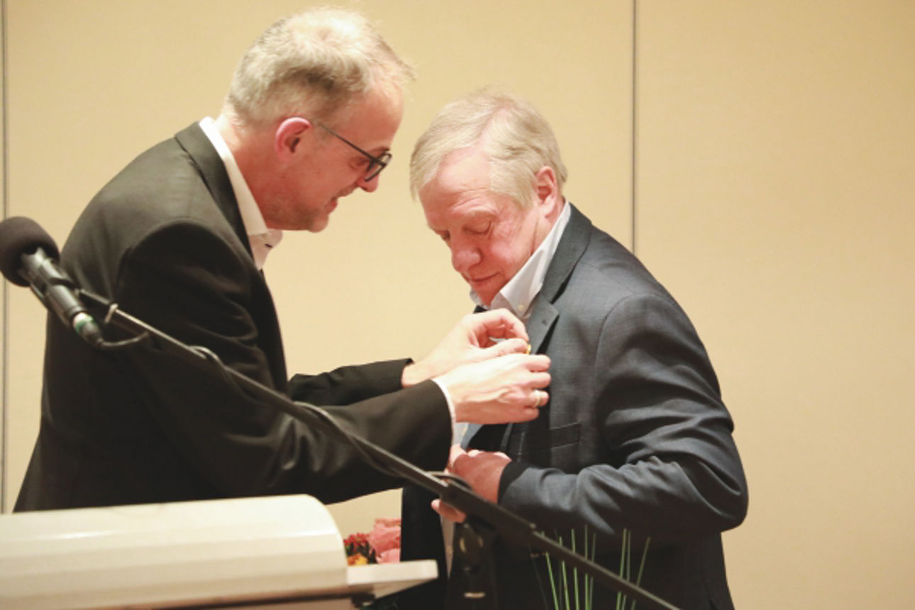  2024 01 23 Verabschiedung Aufsichtsräte_Website_Folgeseite unten_Goldene Ehrennadel Jürgens-600x400.jpg