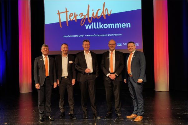 v.l.n.r. Christof Klein, Vorstand der VR-Bank eG, Thorsten Pfeiffer, Stellvertreter Leitung Region West DZ Bank, Michael Kopm