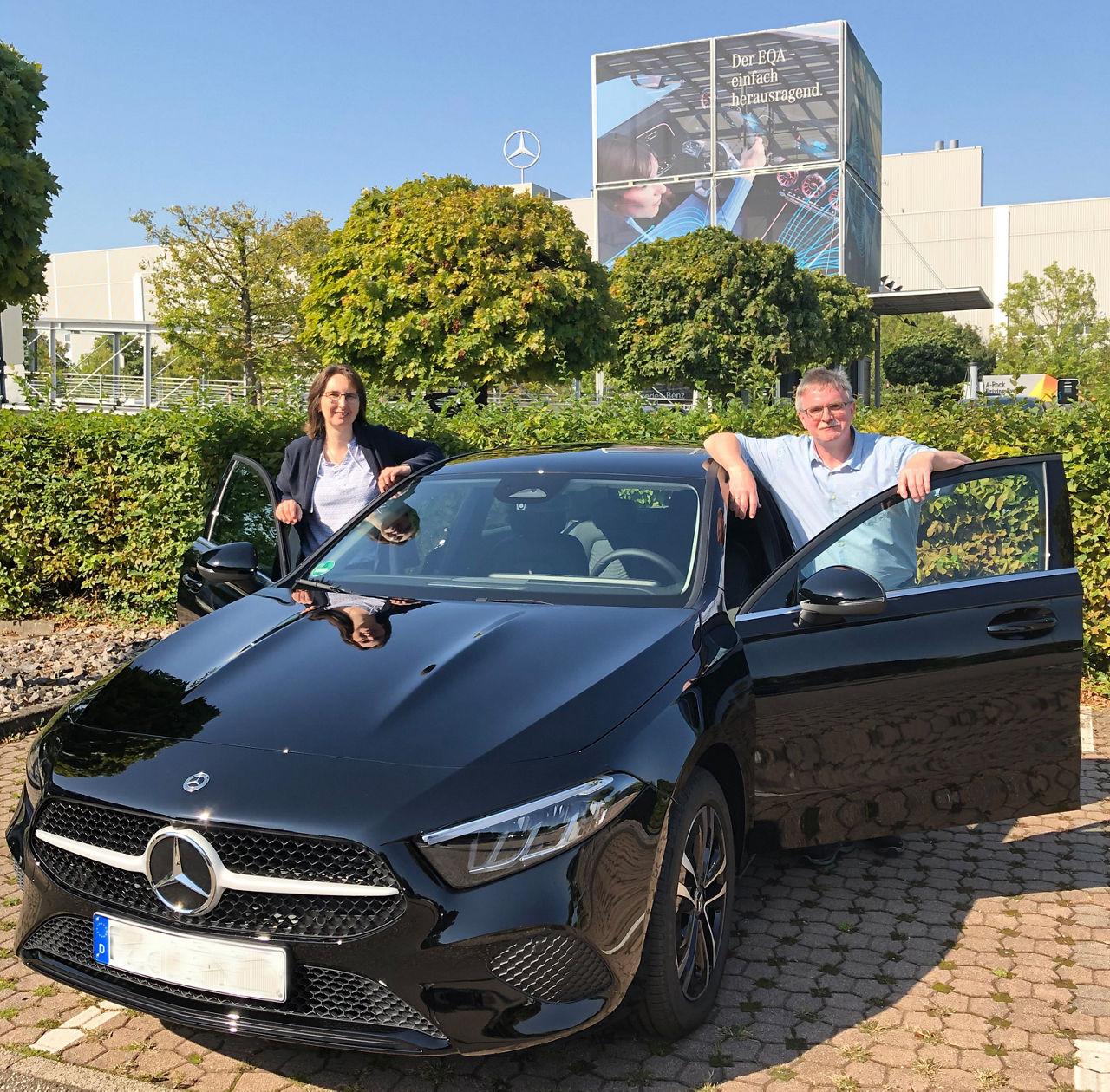 Gewinnsparer der VR-Bank gewinnt Mercedes