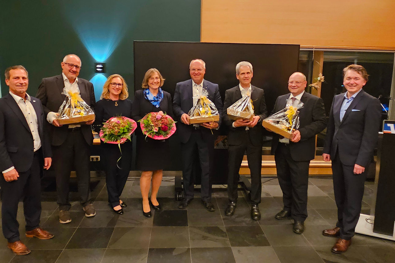 Die Vorstände des ehemaligen Kreisverbands Landshut mit Partnerinnen