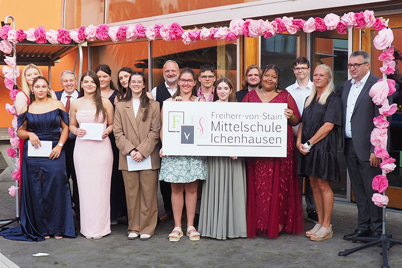 84 Schülerinnen und Schüler der Freiherr-von-Stain Mittelschule Ichenhausen haben am Donnerstag ihre Abschlusszeugnisse erhal