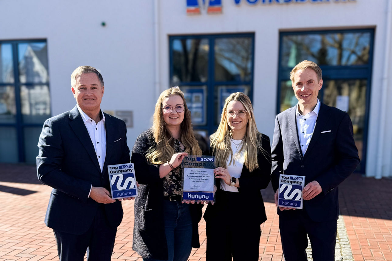 Vorstand Matthias Kruse (von links), Laura Sukkau, Larissa Lorenz (beide Personal) und Vorstand Mathias Smit