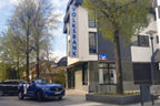 Filiale Burscheid mit Auto