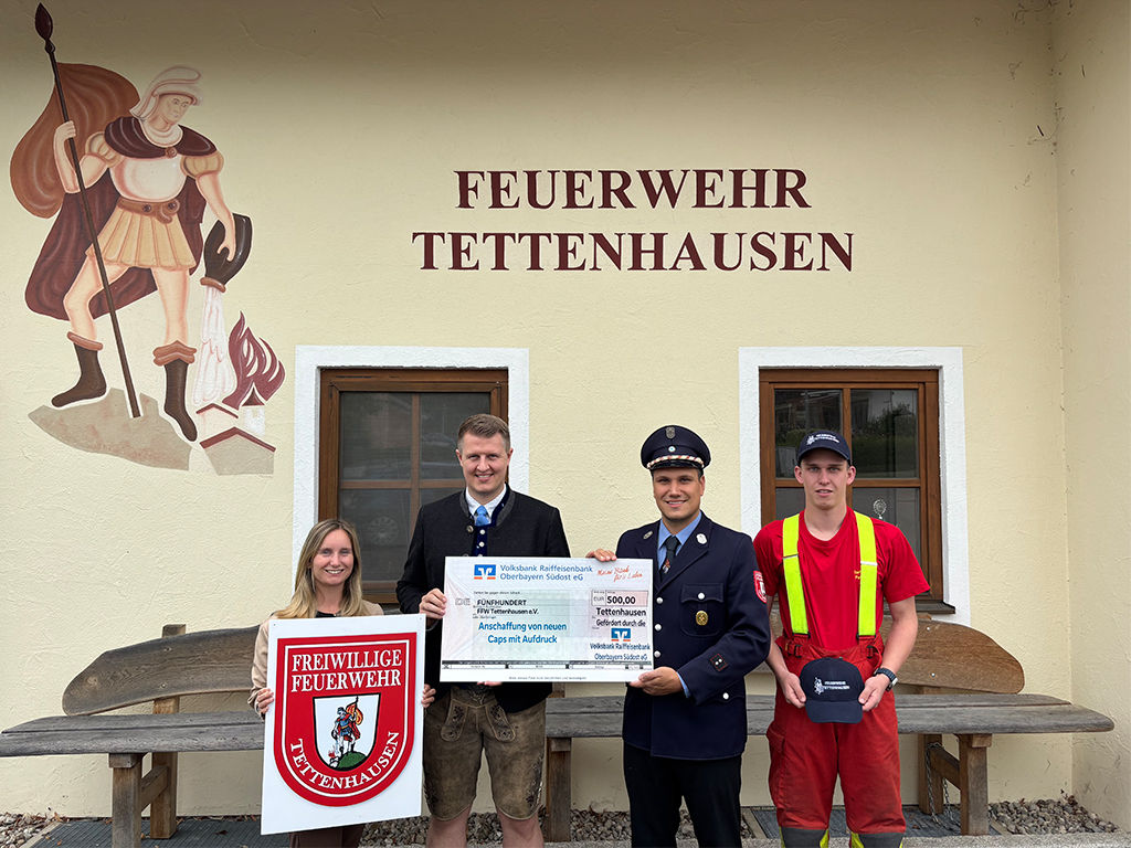 Neue Caps für die Feuerwehr Tettenhausen 