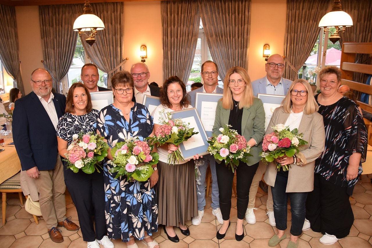 Vorstand, Jubilare mit Ehepartnern und Betriebsrat