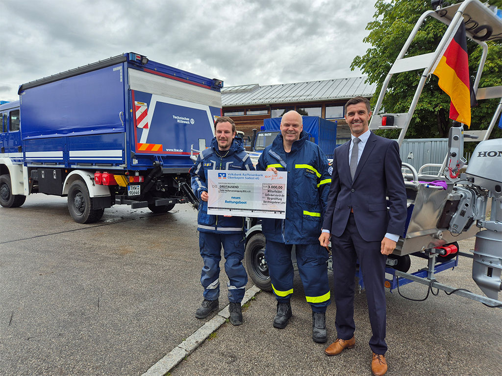 Gruppenbild der Spendenscheck-Übergabe
