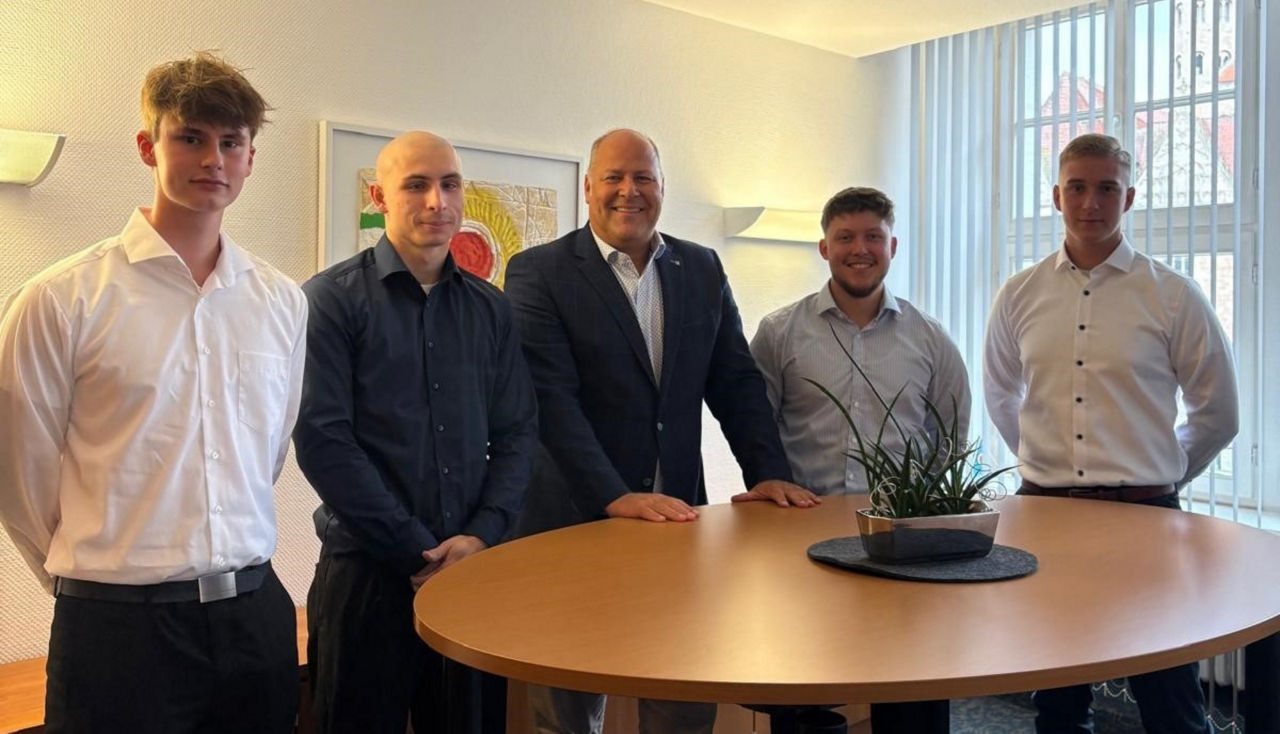 Foto der 4 Azubis aus dem Jahr 2025