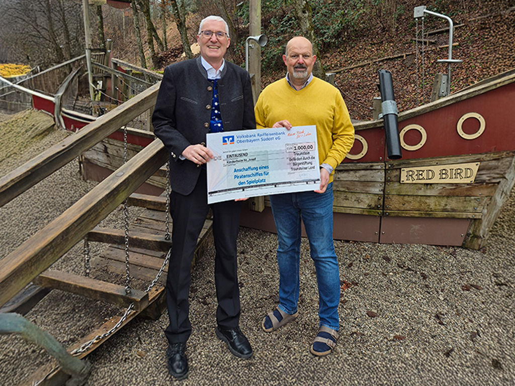 Bild der Spendenscheckübergabe