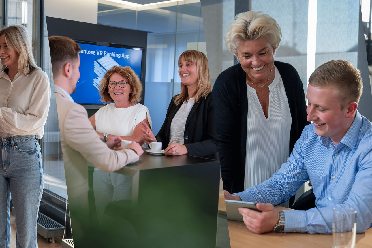 Mitarbeitende des Unternehmens lächeln in die Kamera