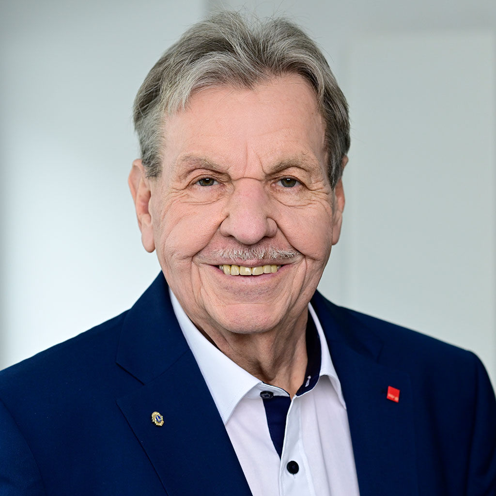 Portraitfoto von Jürgen Sauer