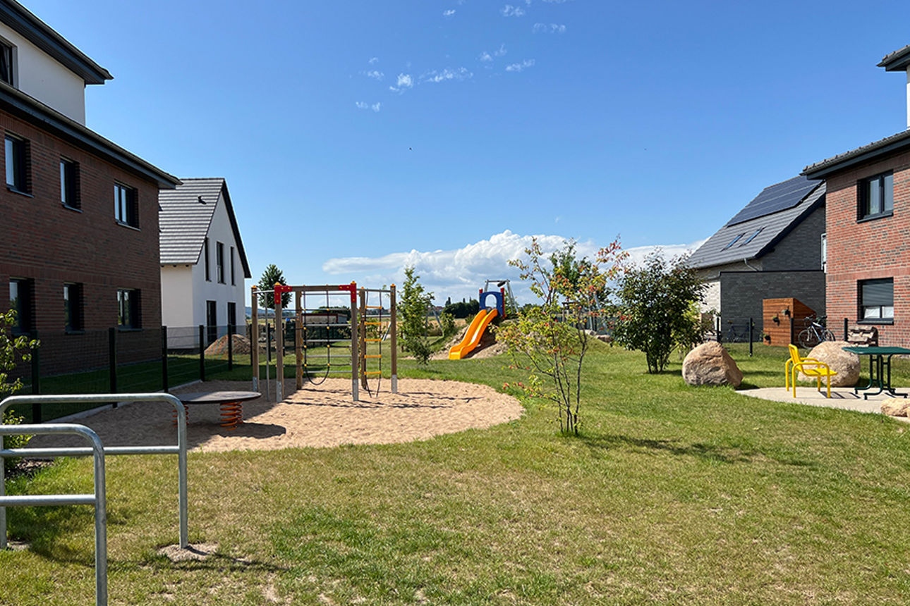 Spielplatz hinter dem Haus