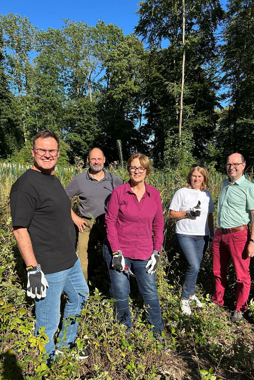 Personengruppe im Mönsheimer Wald