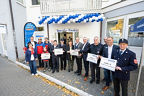 Spendenübergabe mit dem Vorstandsvorsitzenden der Sparda-Bank München, Peter Berger (hinten, 1. von links).