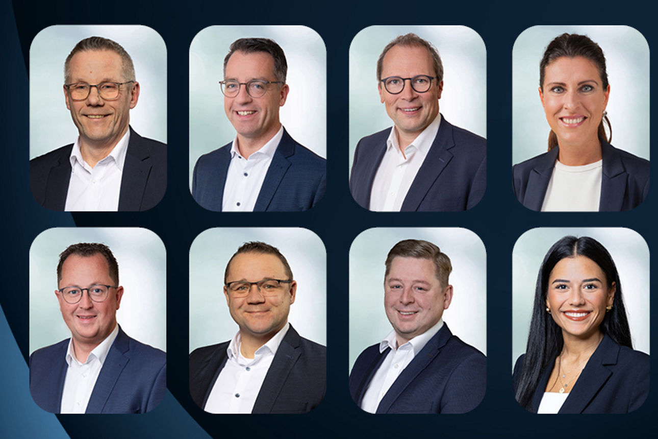 Es handelt sich um eine Collage aus 10 einzelnen Portraitfotos. 8 männliche Kollegen und 2 weibliche Kolleginnen. Sie alle lächeln in die Kamera.