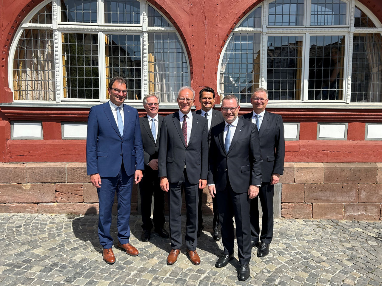 Ein Gruppenfoto der beteiligten Personen