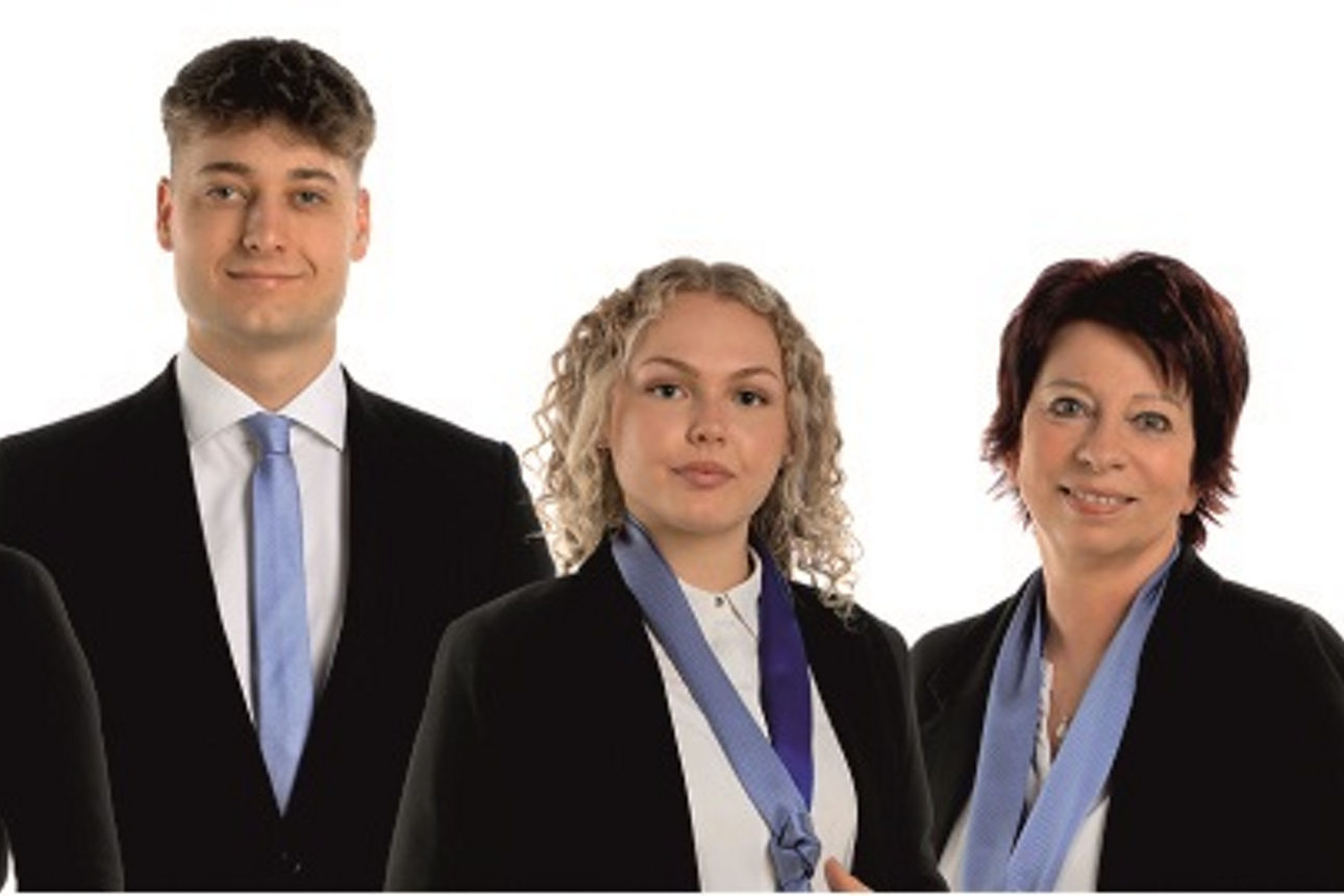 Ein Team engagierter Fachleute, die bereit sind, Höchstleistungen zu erbringen. Ihr gemeinsames Engagement ist offensichtlich