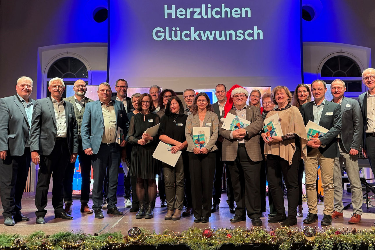 645 Jahre Erfahrung: VR-Bank ehrt Jubilare