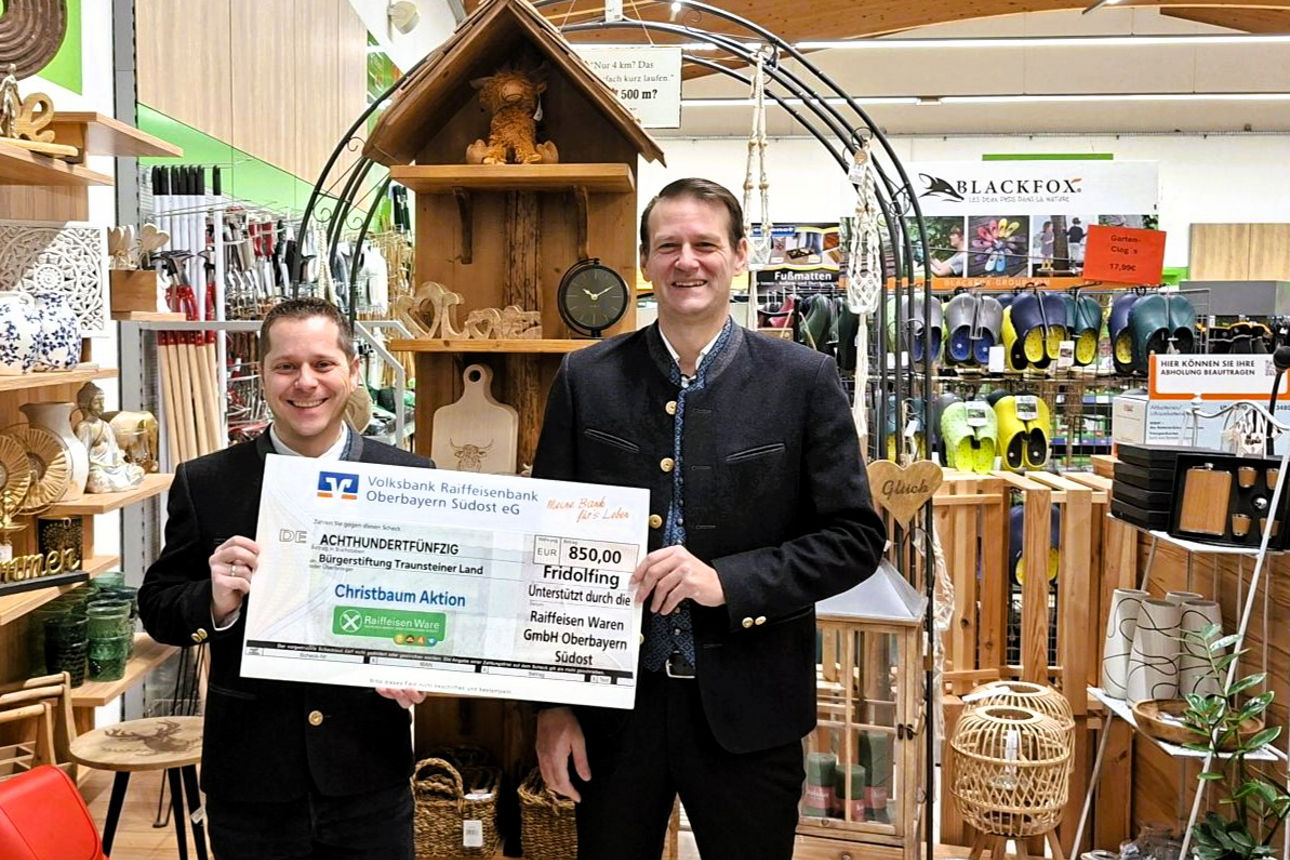 Bild der Spendenübergabe