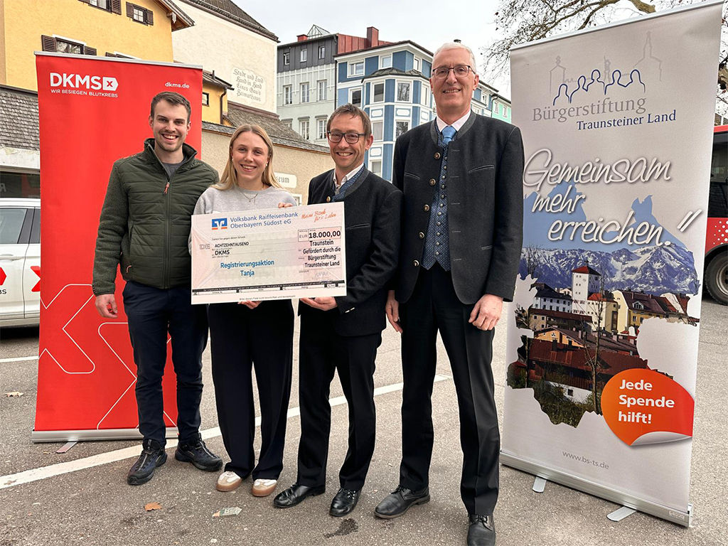 Bild der Spendenübergabe