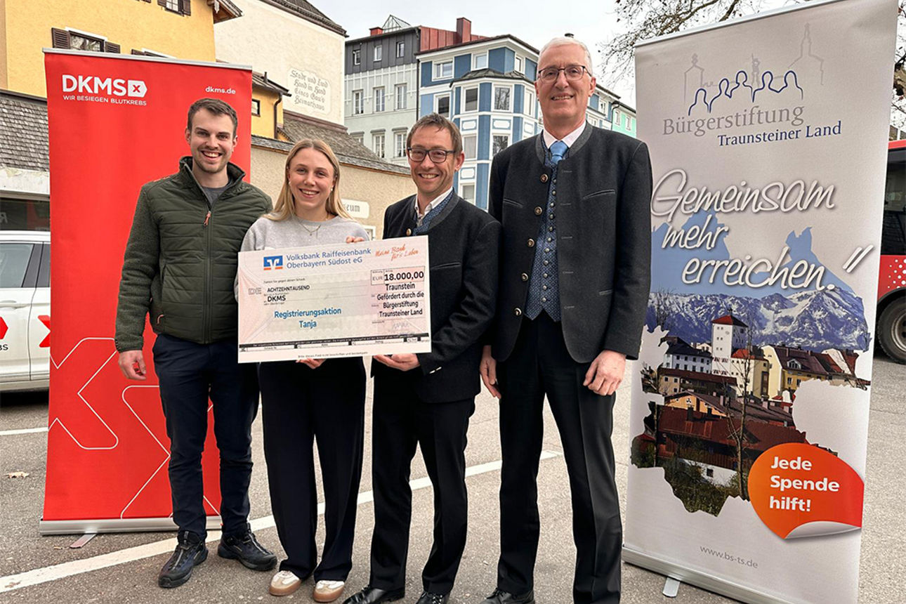 Bild der Spendenübergabe